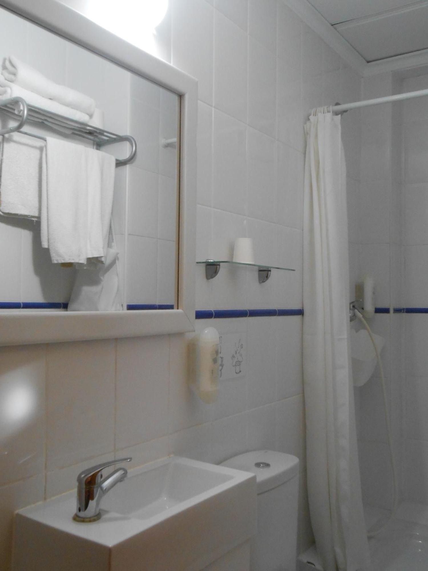 Hostal El Callejon Tarragona Eksteriør bilde