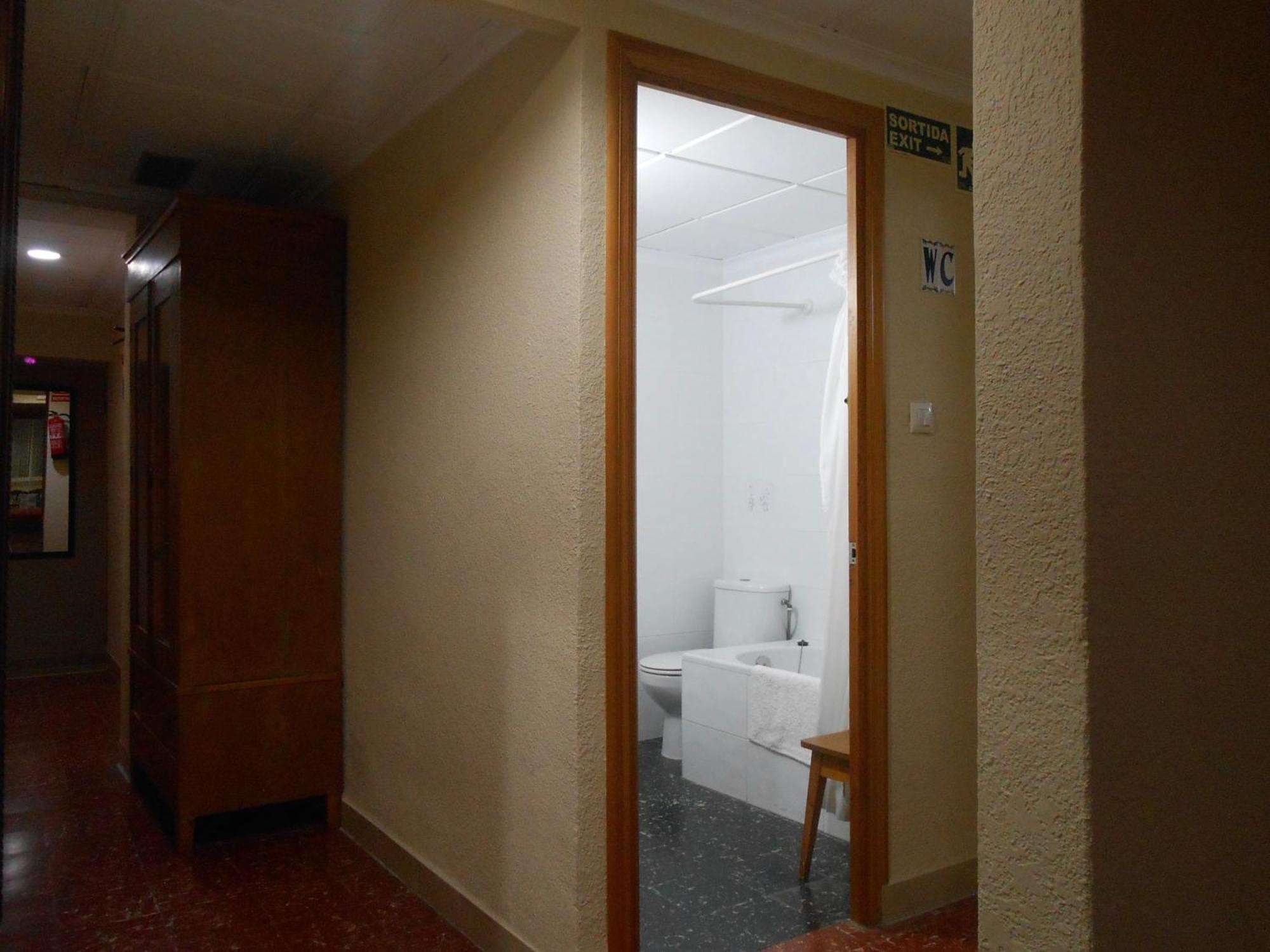 Hostal El Callejon Tarragona Eksteriør bilde