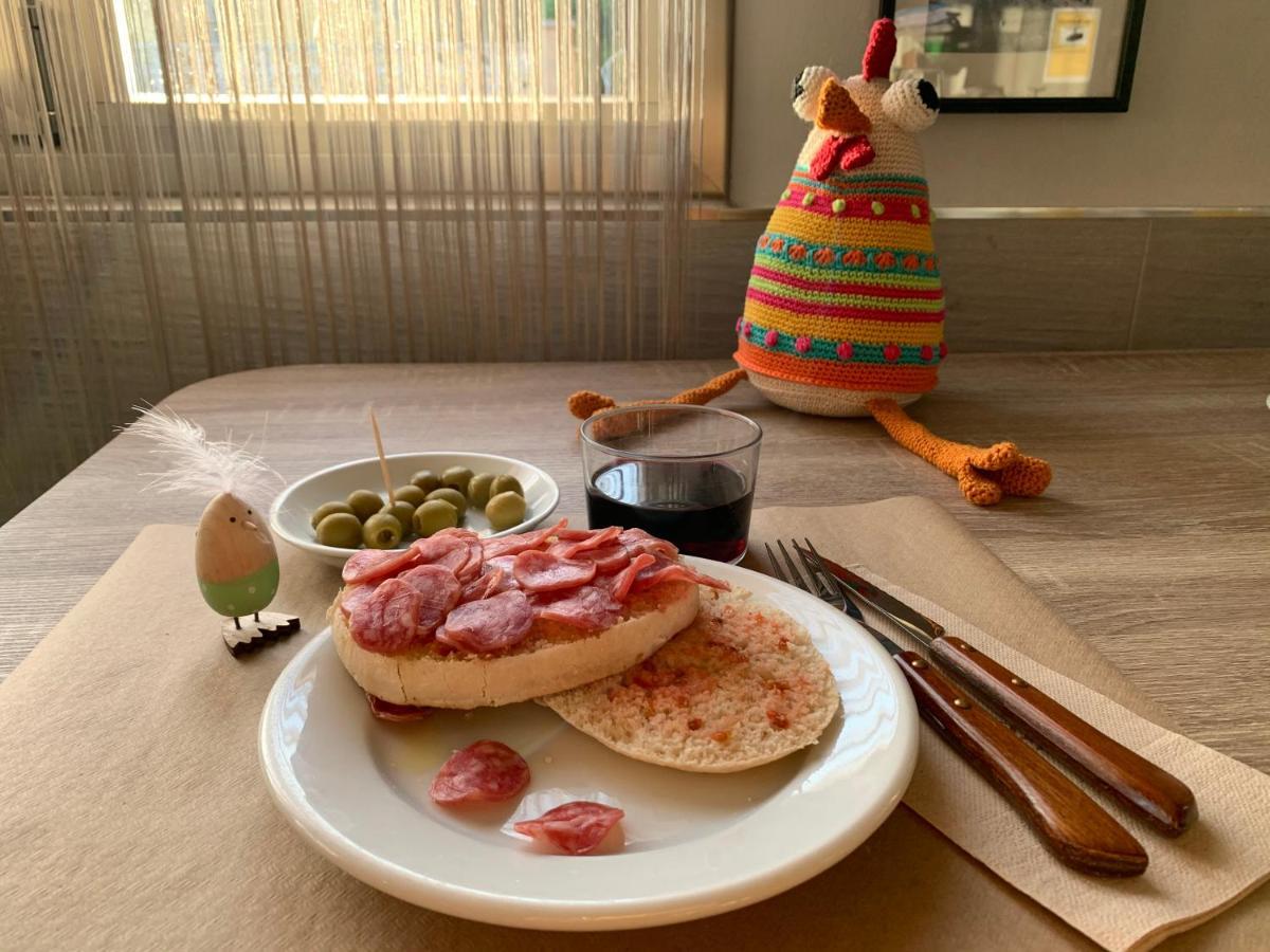 Hostal El Callejon Tarragona Eksteriør bilde
